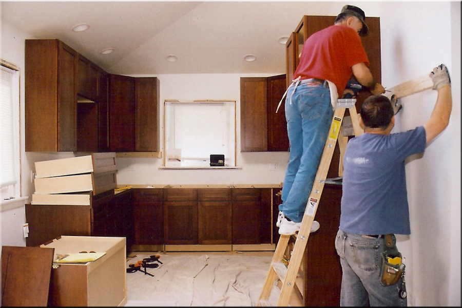 remodel-contractor-for-kitchen-with-wooden-cabinet-and-white-wall-scheme (1)